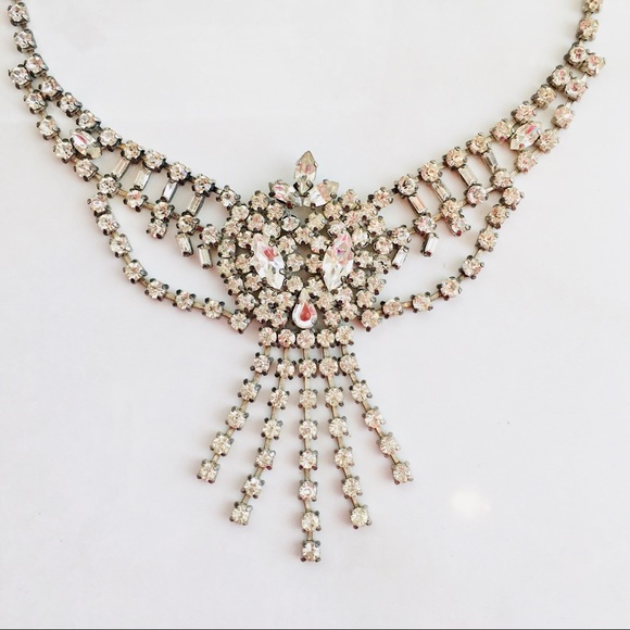 💎 Crystal Necklace and Clip-On Set - Picture 2 of 8